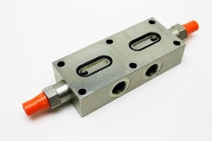 Genie Lift Part # 04.4239.0051GT - FORK LEVELLING CYLINDER BLOCK VALVE, EA
