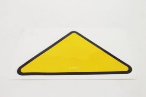 Genie Lift Part # 27207GT - DECAL,TRIANGLE,YELLOW, EA