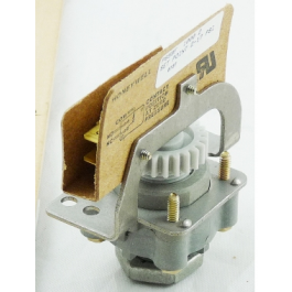 Honeywell P658F1000 Panel Mounted Pneumatic / Electric Switch