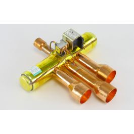 Trane VAL8224 7/8 X 1-3/8 Reversing Valve With 24V Coil